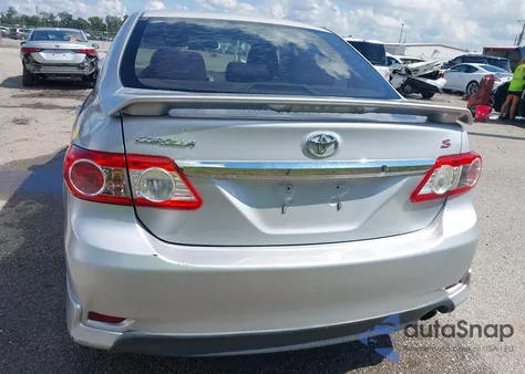 2011 Toyota Corolla S z USA, uszkodzony, nr VIN 2T1BU4EE8BC733592